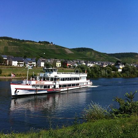 Ferienwohnungen Merl Zell an der Mosel Bagian luar foto
